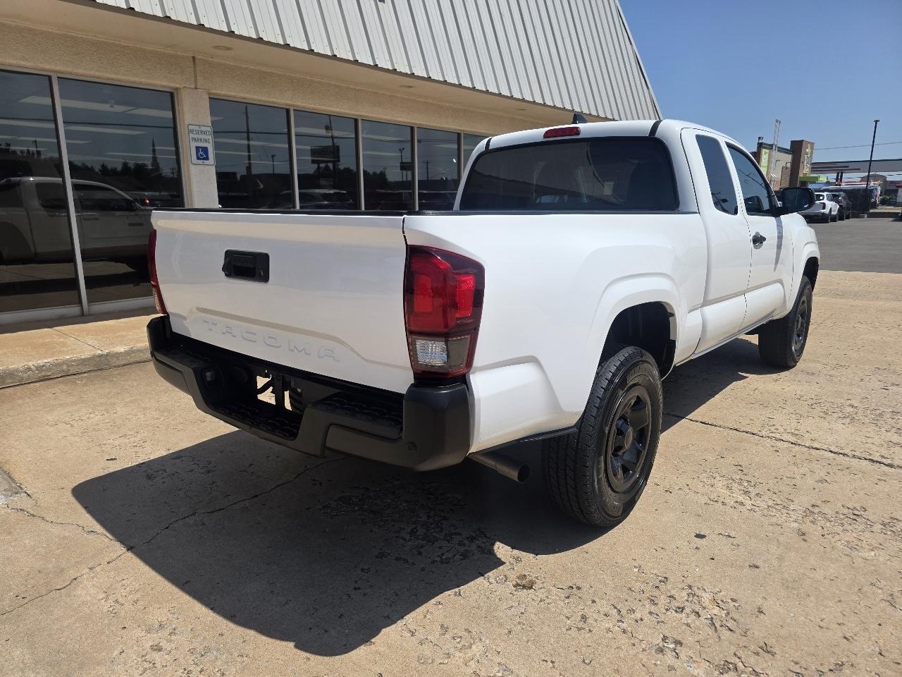 Toyota Tacoma 2WD SR5 Access Cab 6' Bed I4 AT (Natl) 2022