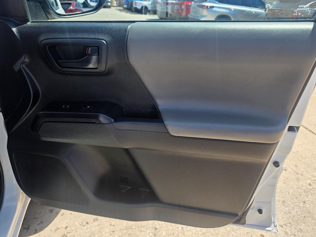 Toyota Tacoma 2WD SR5 Access Cab 6' Bed I4 AT (Natl) 2022