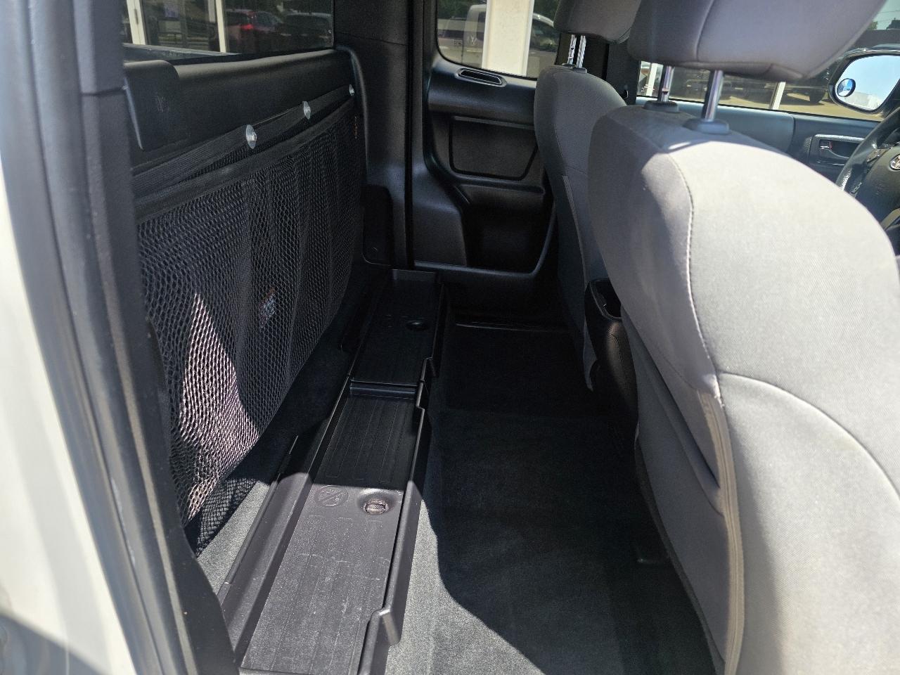 Toyota Tacoma 2WD SR5 Access Cab 6' Bed I4 AT (Natl) 2022