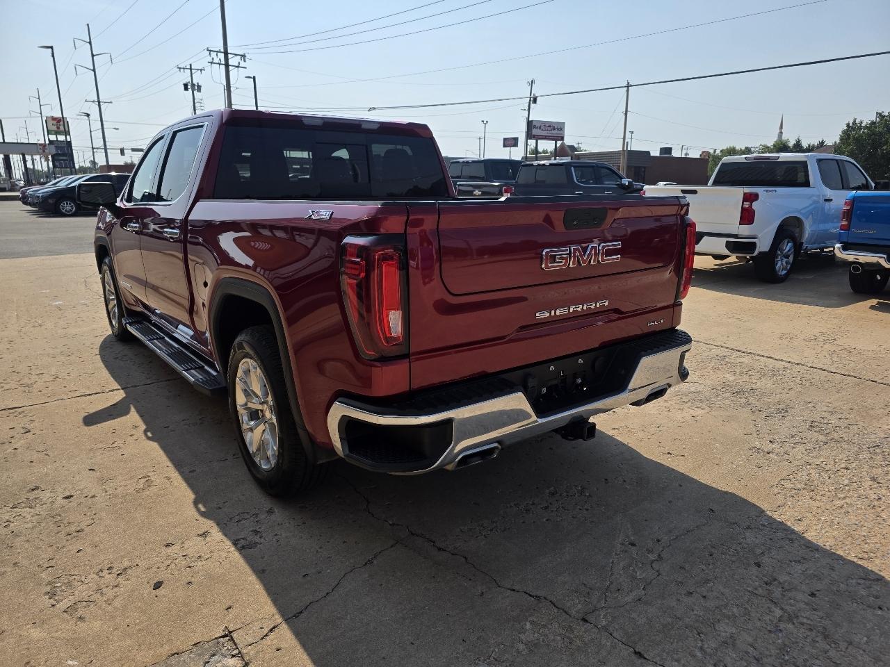GMC Sierra 1500 Limited 4WD Crew Cab 147" SLT 2022