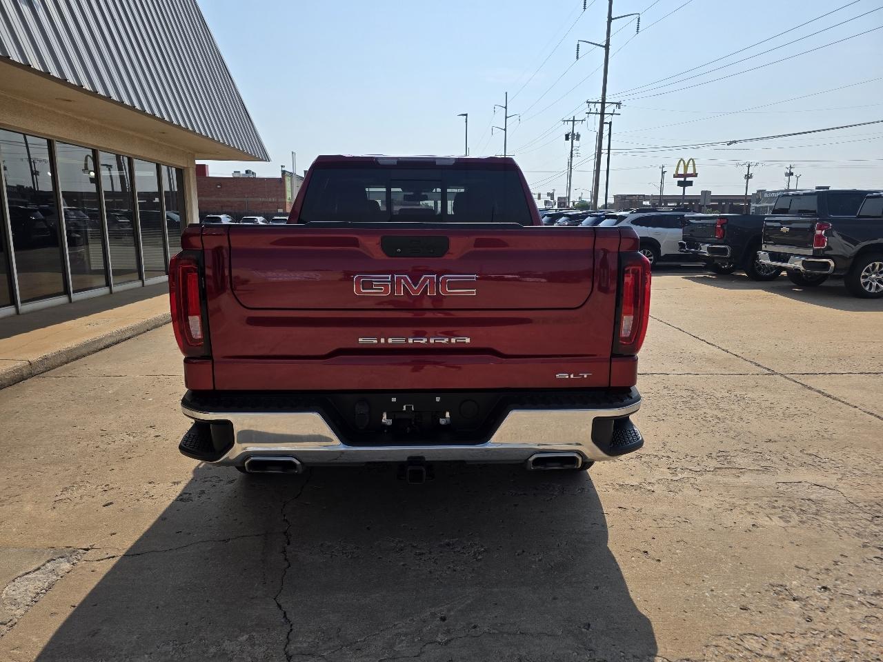GMC Sierra 1500 Limited 4WD Crew Cab 147" SLT 2022