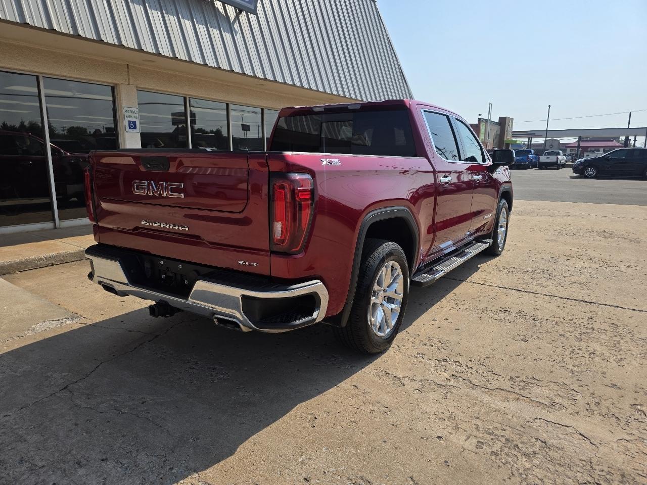 GMC Sierra 1500 Limited 4WD Crew Cab 147" SLT 2022