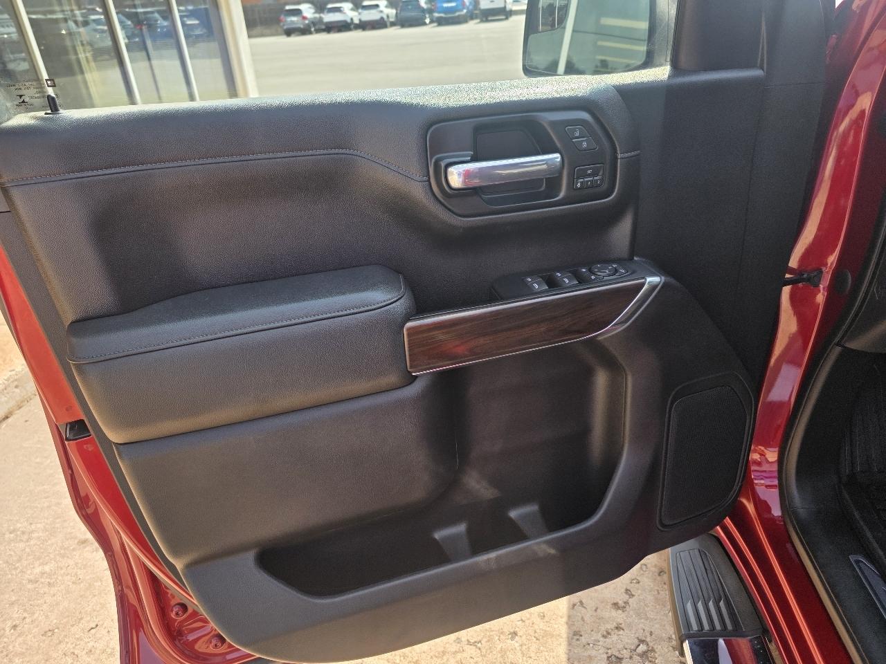 GMC Sierra 1500 Limited 4WD Crew Cab 147" SLT 2022