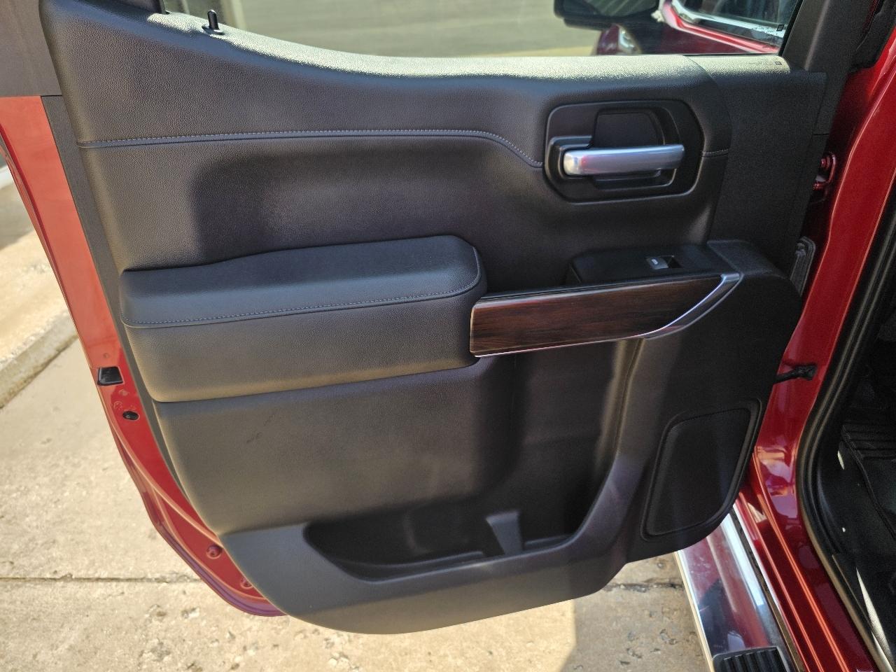 GMC Sierra 1500 Limited 4WD Crew Cab 147" SLT 2022