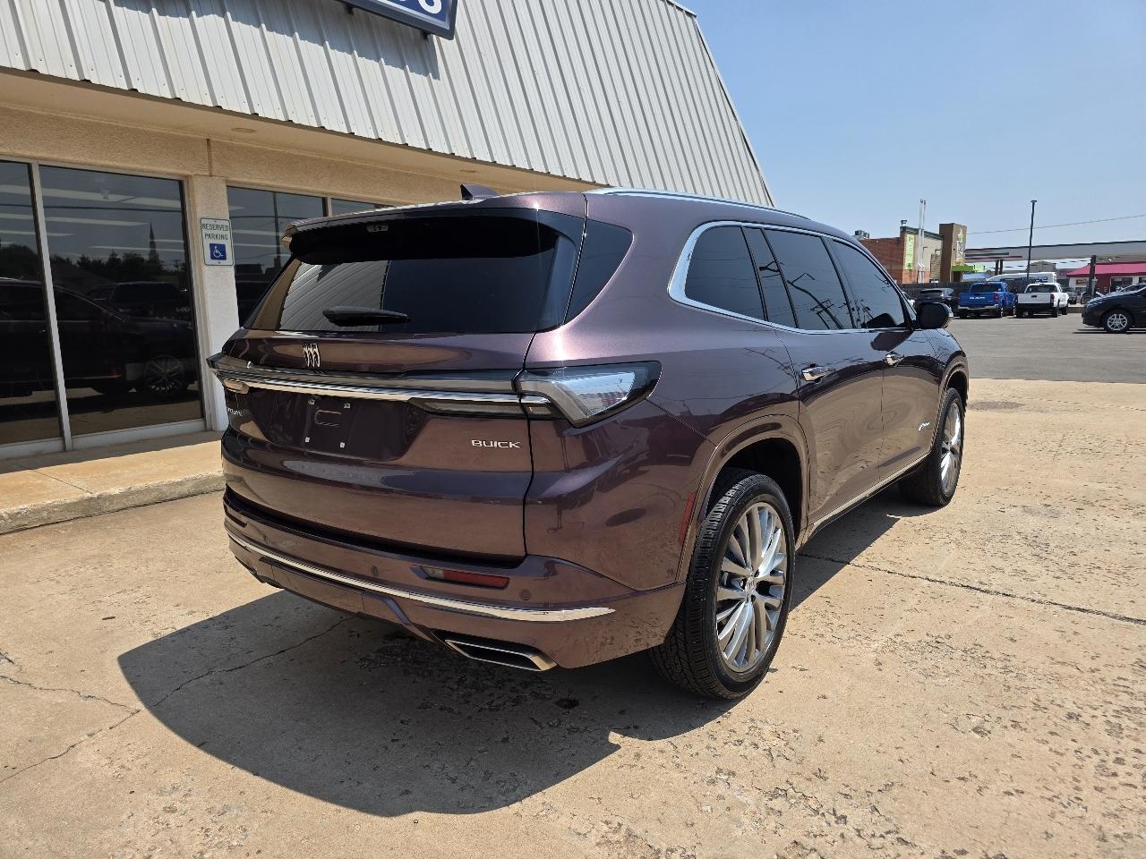 Buick Enclave 4dr Avenir 2025