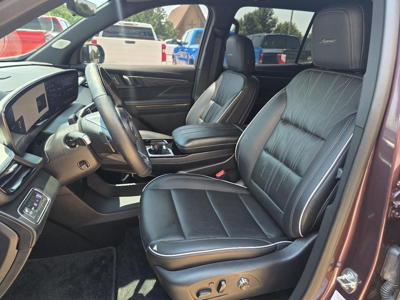 Buick Enclave 4dr Avenir 2025