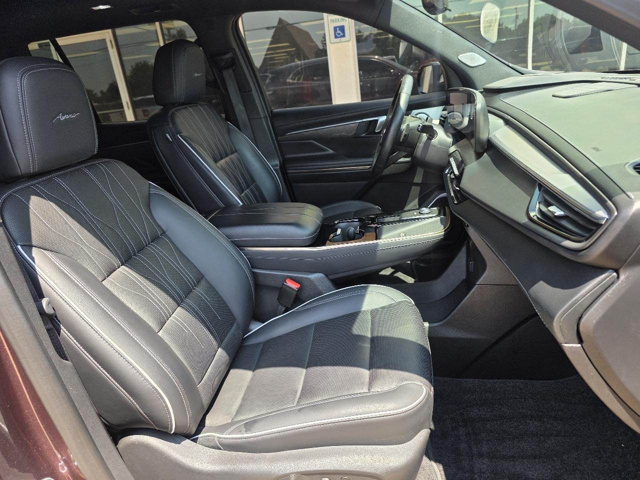 Buick Enclave 4dr Avenir 2025
