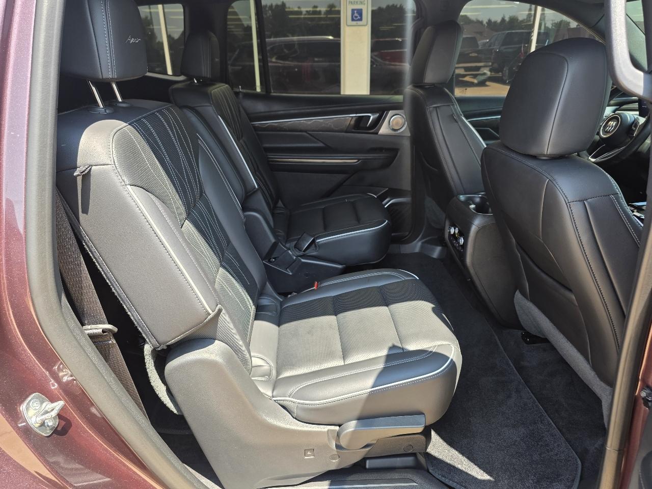 Buick Enclave 4dr Avenir 2025