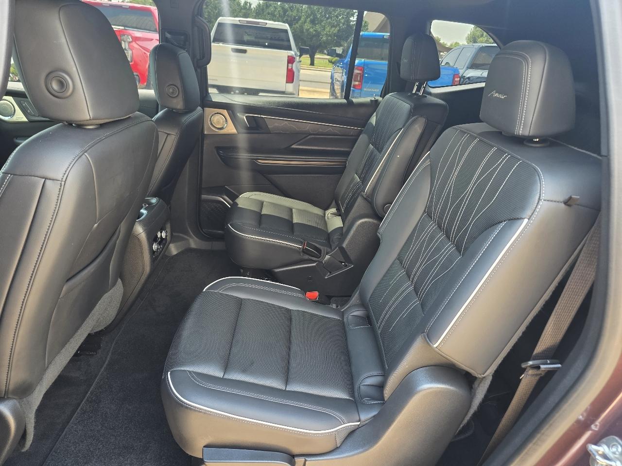 Buick Enclave 4dr Avenir 2025