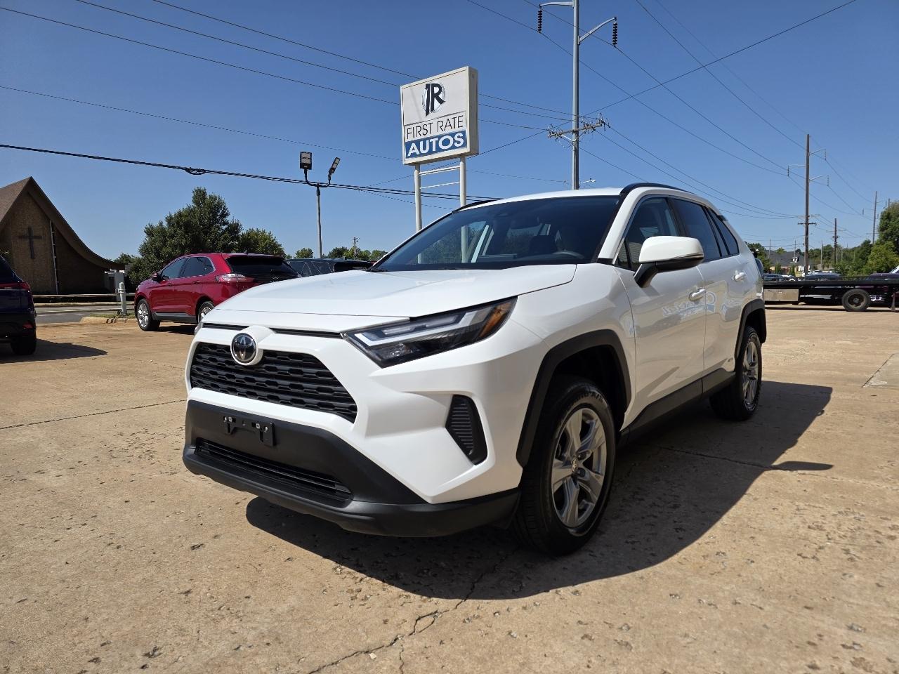 Toyota RAV4 Hybrid XLE AWD (Natl) 2025