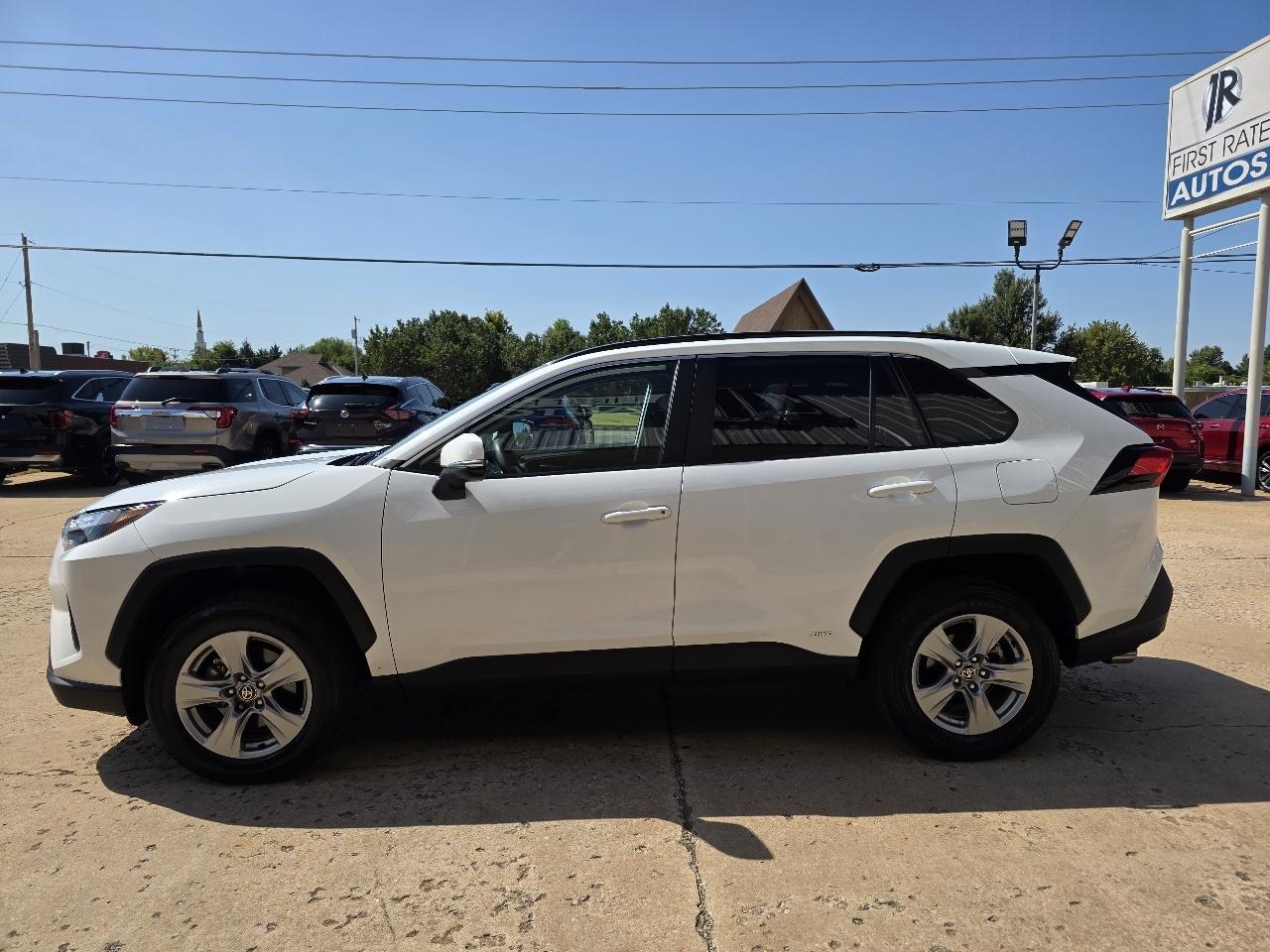 Toyota RAV4 Hybrid XLE AWD (Natl) 2025