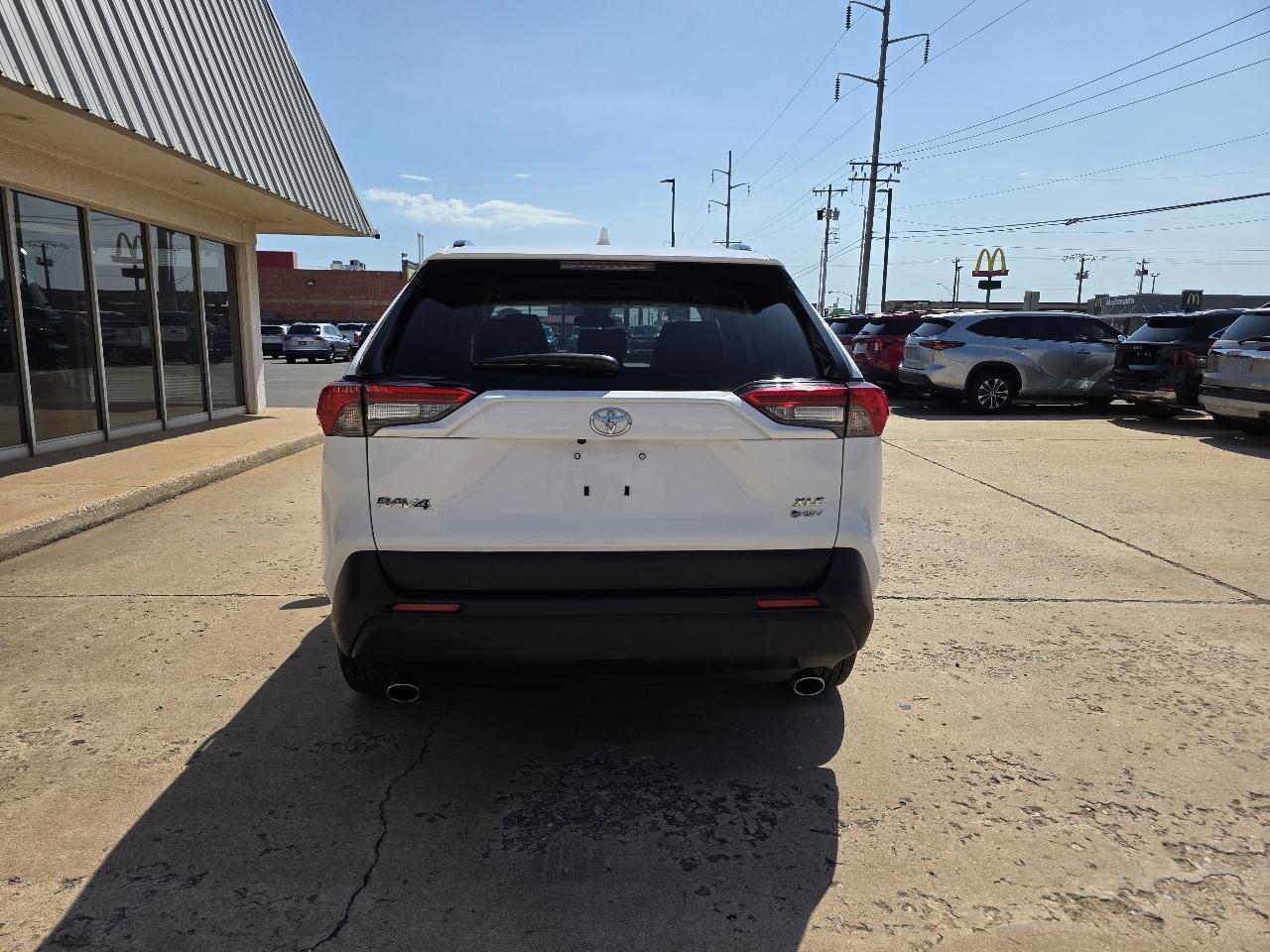 Toyota RAV4 Hybrid XLE AWD (Natl) 2025