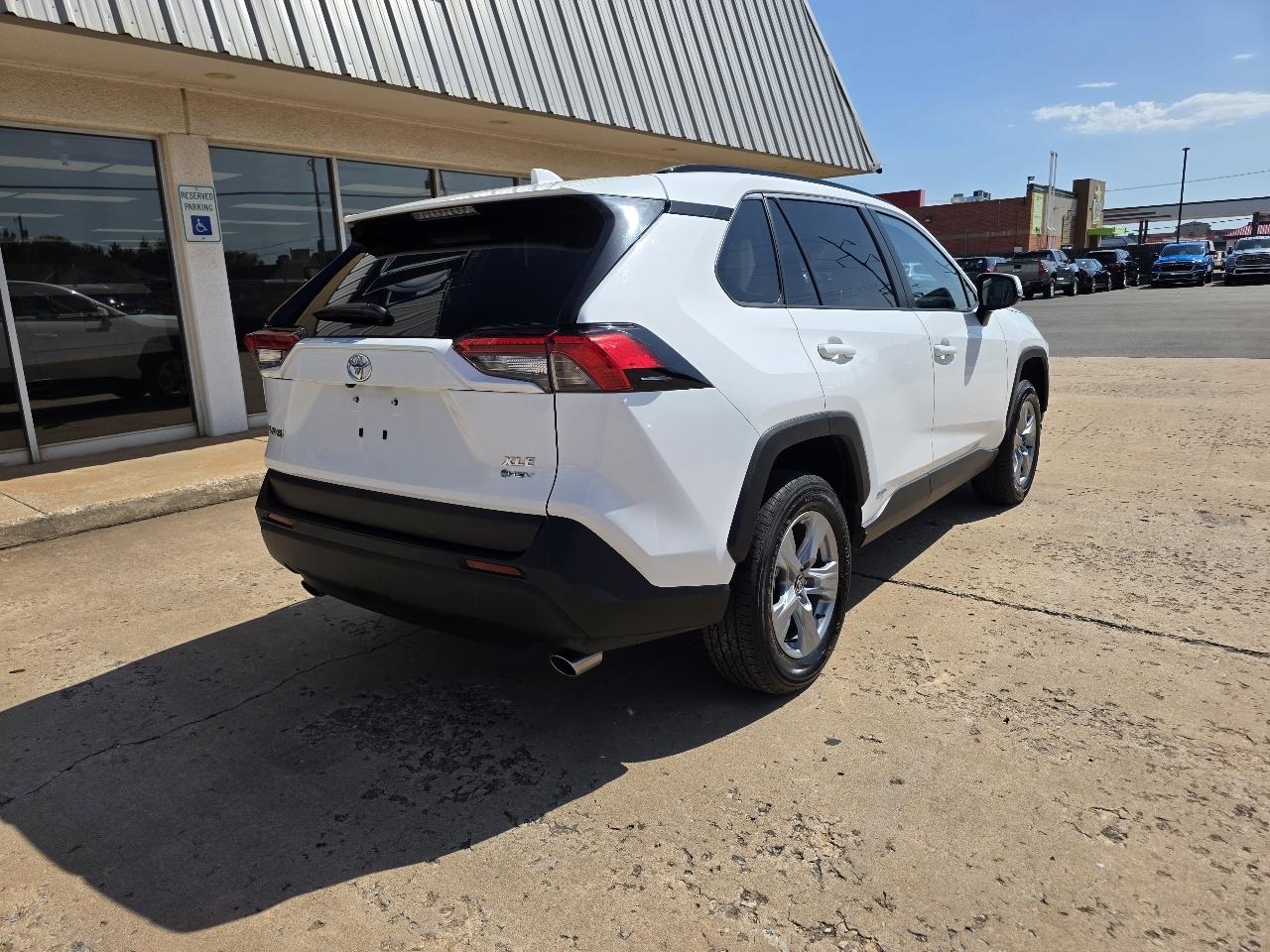 Toyota RAV4 Hybrid XLE AWD (Natl) 2025