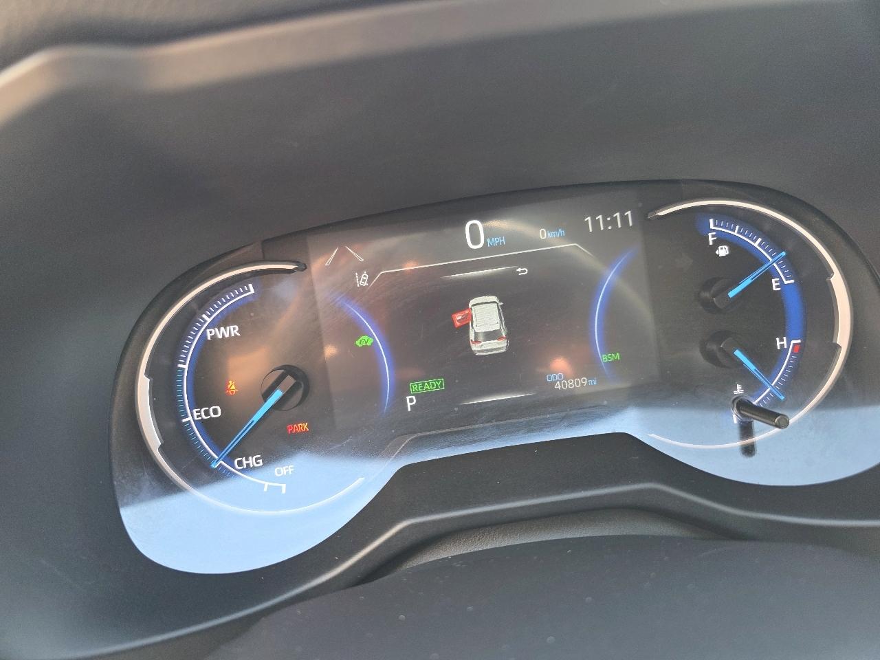 Toyota RAV4 Hybrid XLE AWD (Natl) 2025