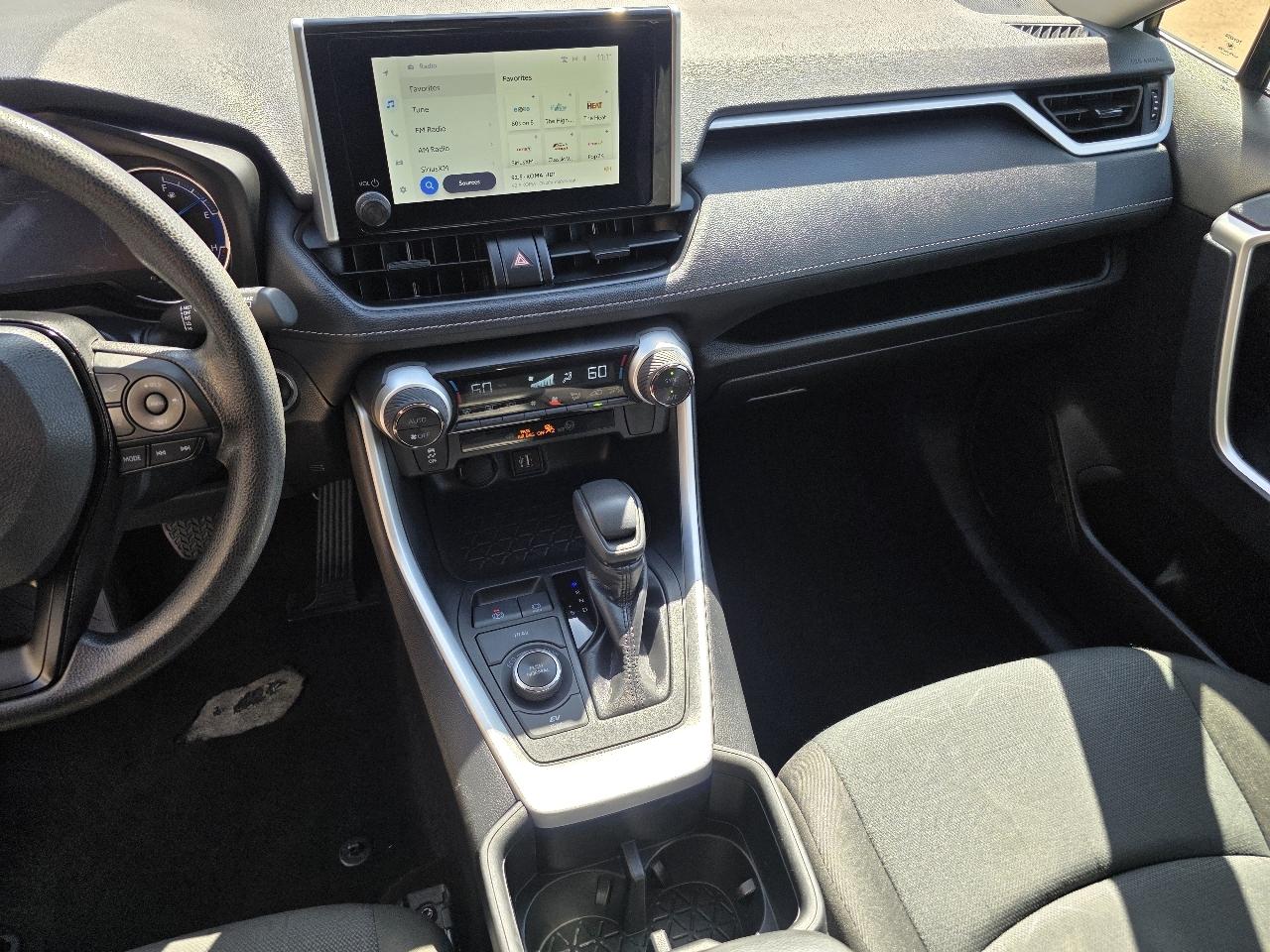Toyota RAV4 Hybrid XLE AWD (Natl) 2025