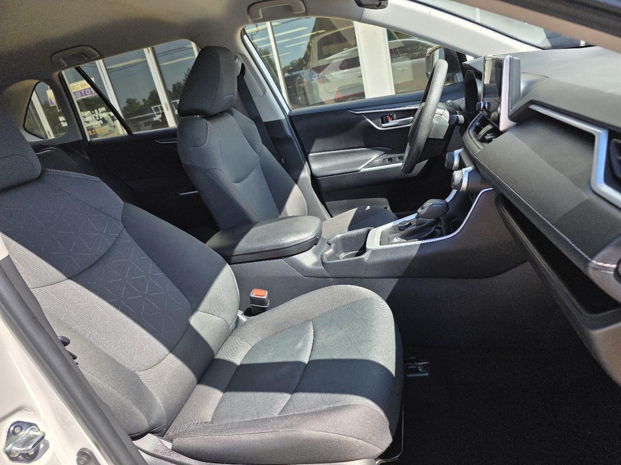 Toyota RAV4 Hybrid XLE AWD (Natl) 2025