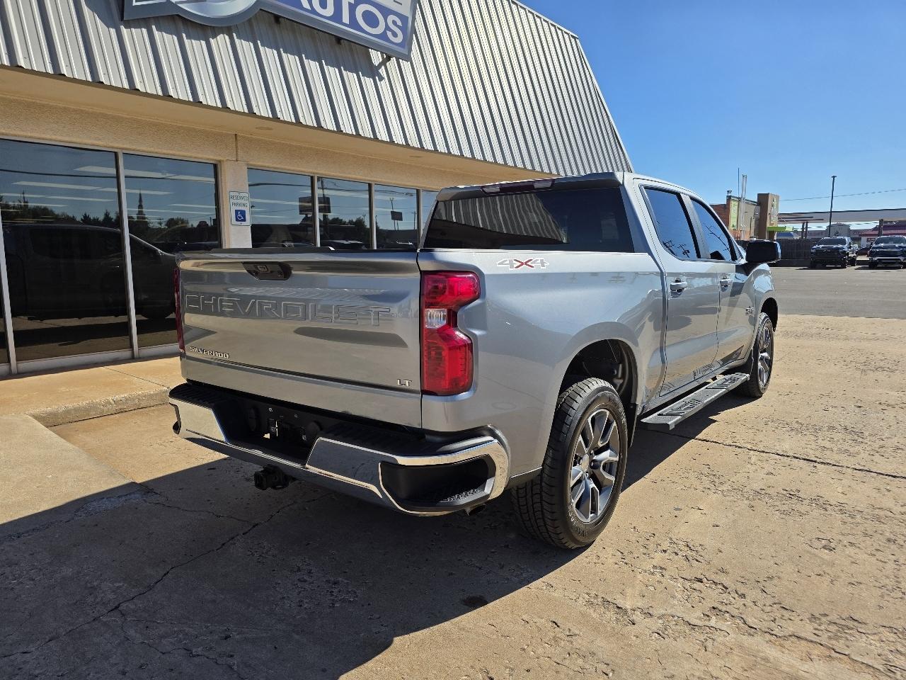 Chevrolet Silverado 1500 4WD Crew Cab 147" LT w/1LT 2023