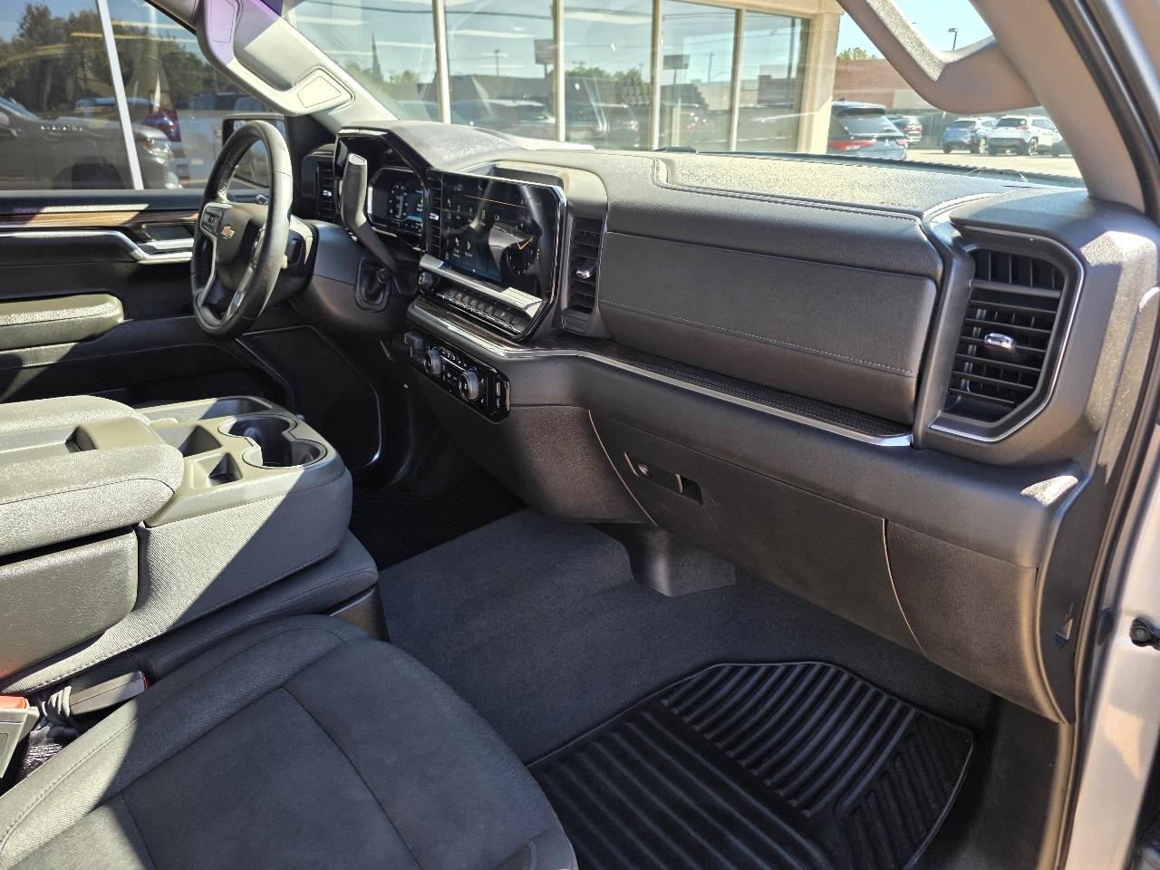 Chevrolet Silverado 1500 4WD Crew Cab 147" LT w/1LT 2023