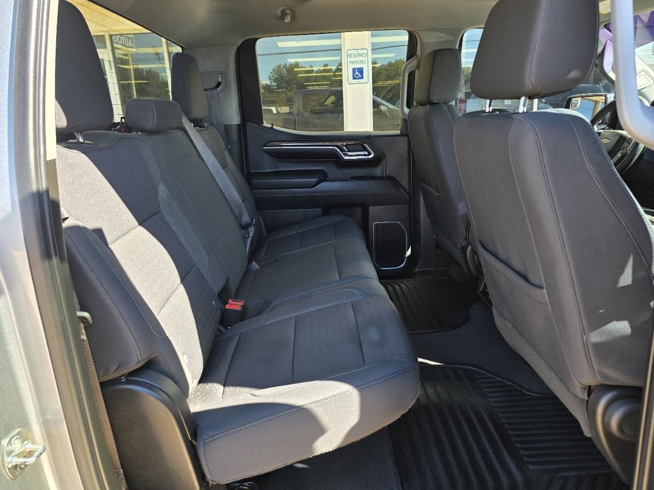 Chevrolet Silverado 1500 4WD Crew Cab 147" LT w/1LT 2023