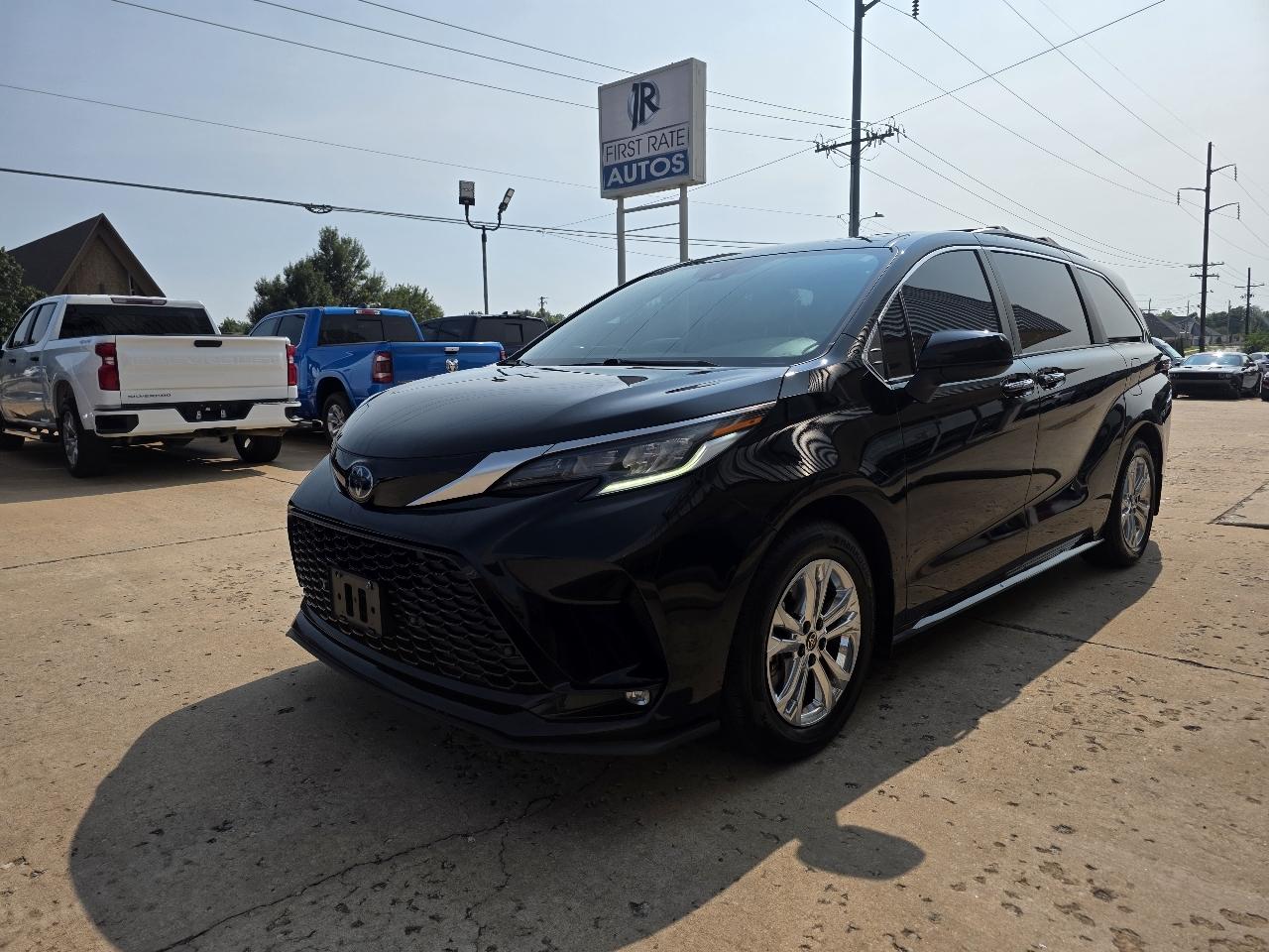 Toyota Sienna XSE AWD 7-Passenger (Natl) 2023