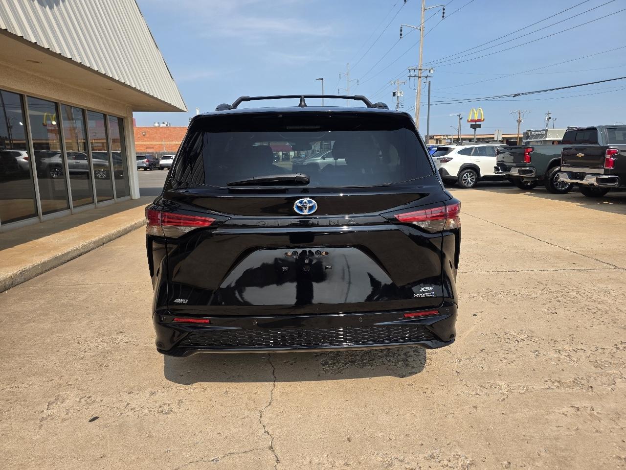 Toyota Sienna XSE AWD 7-Passenger (Natl) 2023