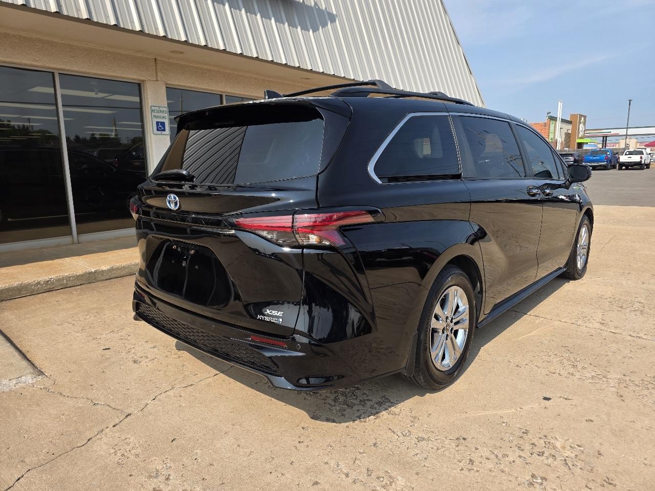 Toyota Sienna XSE AWD 7-Passenger (Natl) 2023