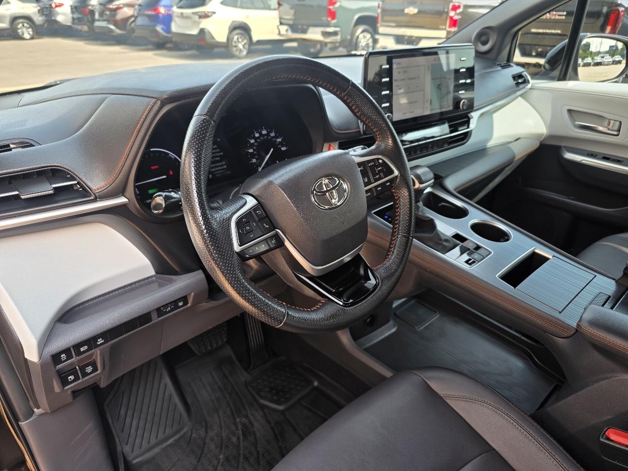 Toyota Sienna XSE AWD 7-Passenger (Natl) 2023