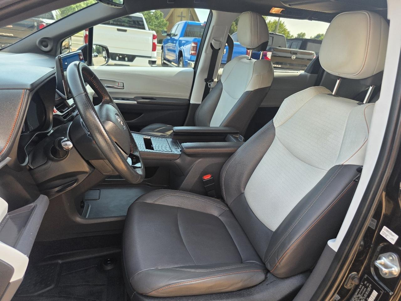 Toyota Sienna XSE AWD 7-Passenger (Natl) 2023