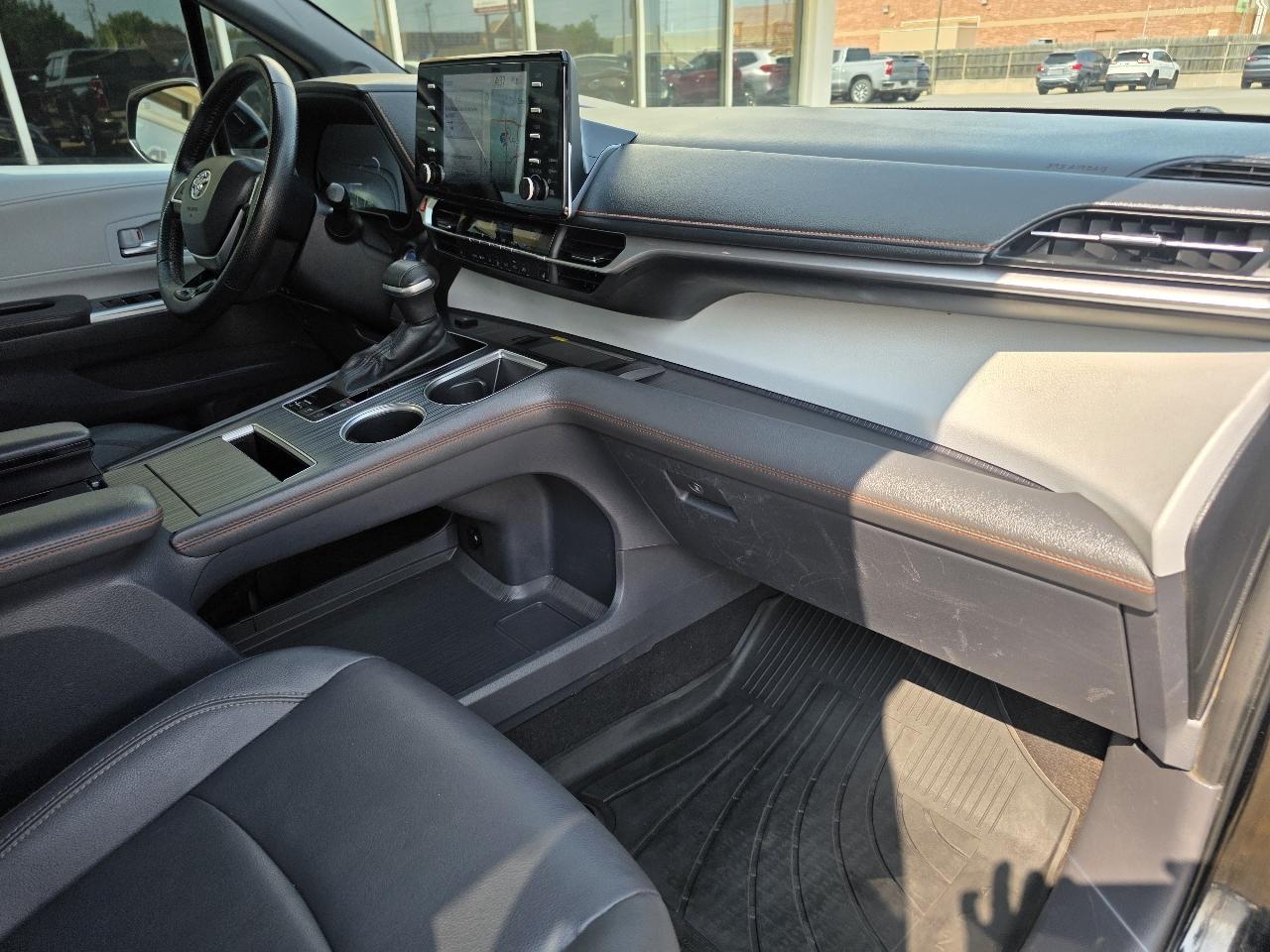 Toyota Sienna XSE AWD 7-Passenger (Natl) 2023