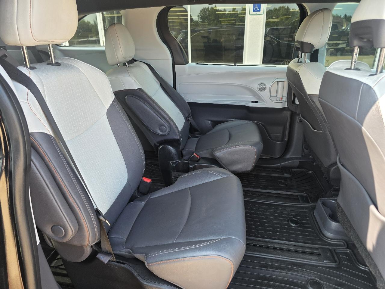 Toyota Sienna XSE AWD 7-Passenger (Natl) 2023