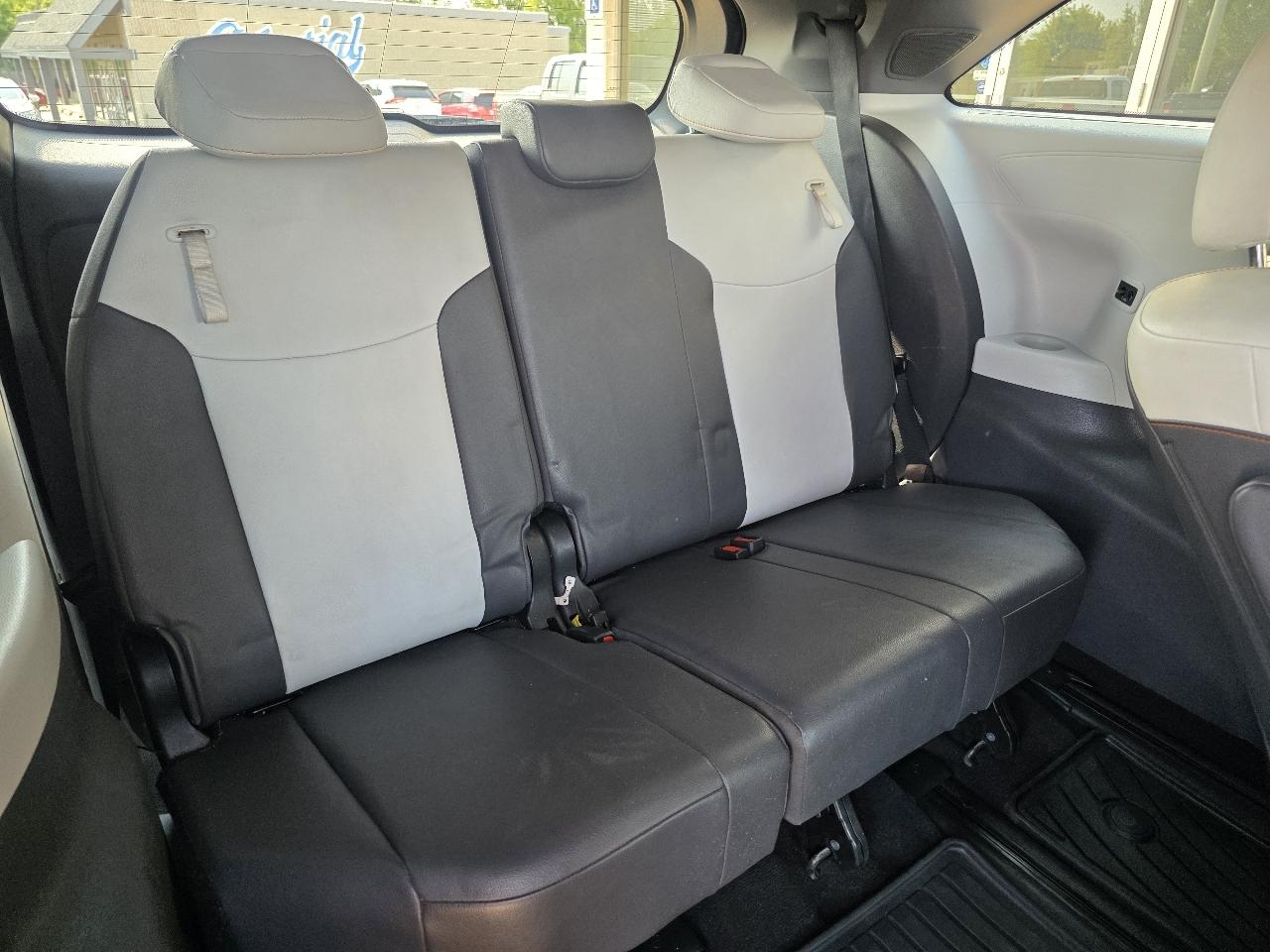 Toyota Sienna XSE AWD 7-Passenger (Natl) 2023