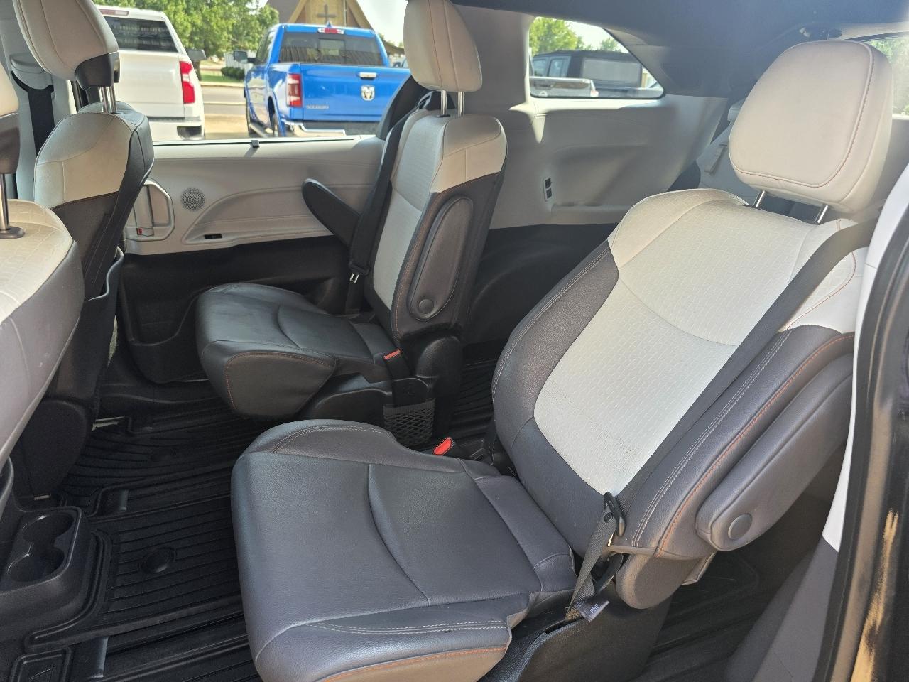 Toyota Sienna XSE AWD 7-Passenger (Natl) 2023