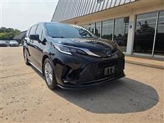 2023 Toyota Sienna 