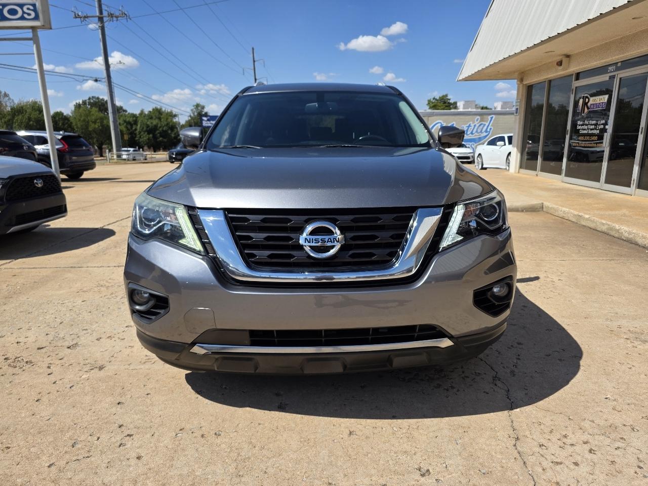 Nissan Pathfinder FWD Platinum 2018