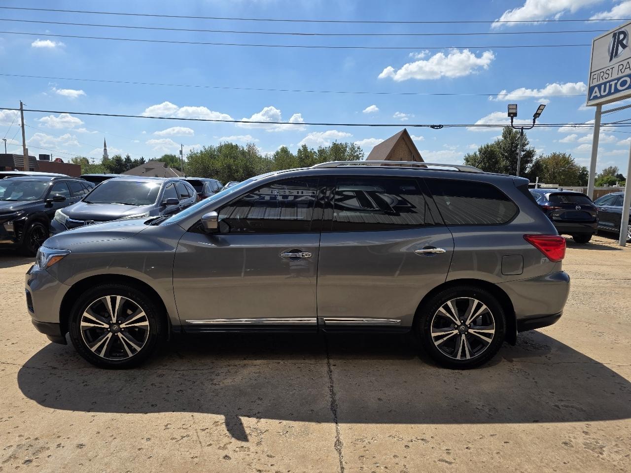 Nissan Pathfinder FWD Platinum 2018