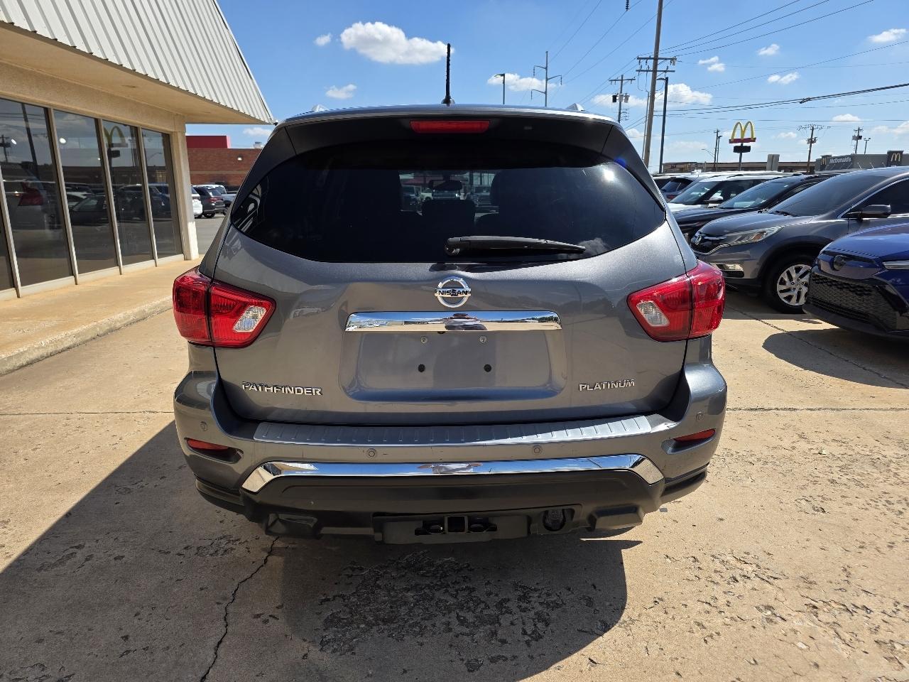 Nissan Pathfinder FWD Platinum 2018