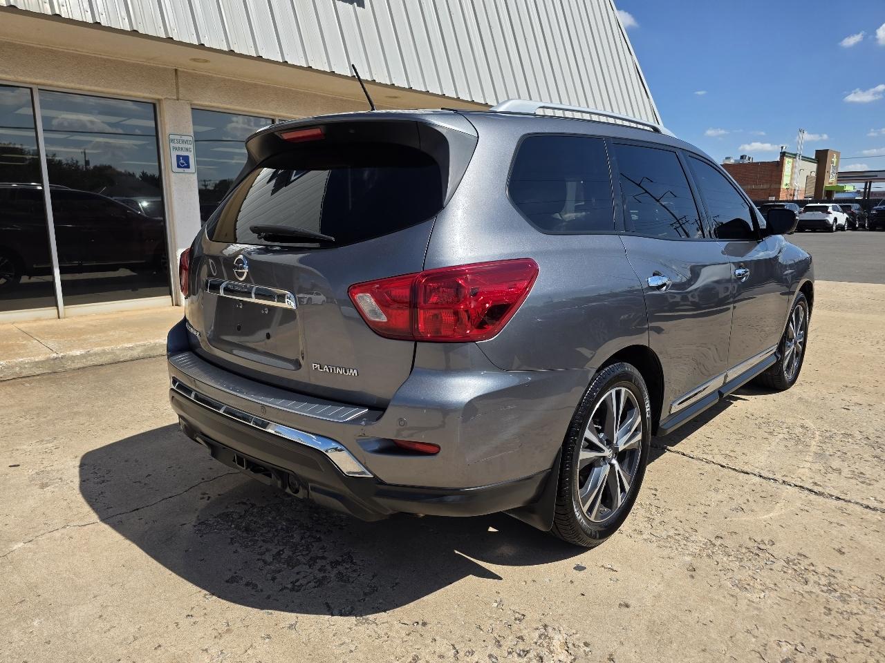 Nissan Pathfinder FWD Platinum 2018