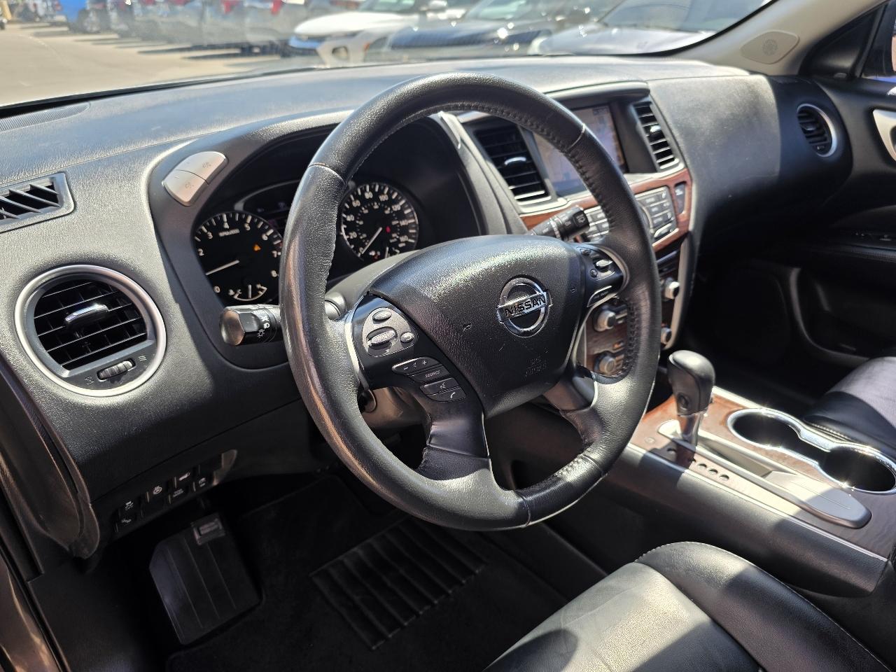 Nissan Pathfinder FWD Platinum 2018