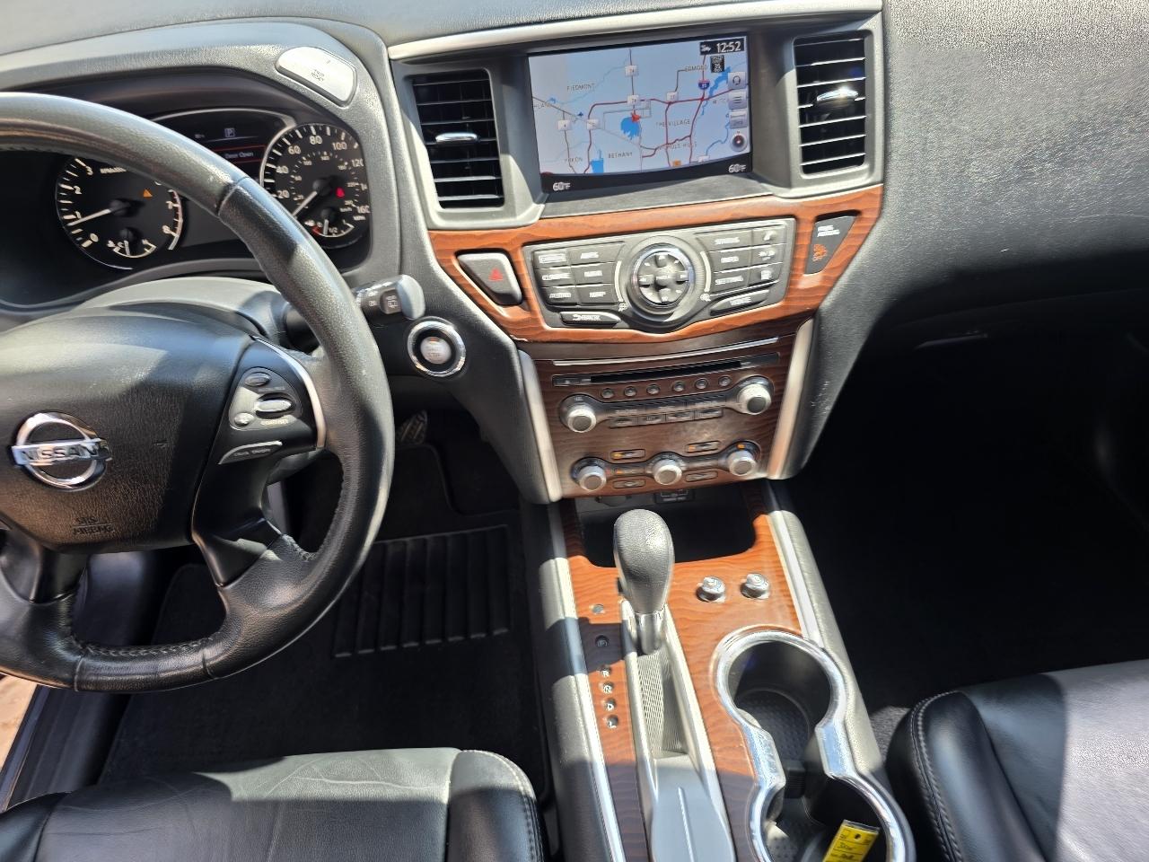 Nissan Pathfinder FWD Platinum 2018
