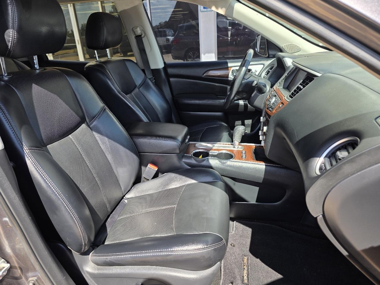 Nissan Pathfinder FWD Platinum 2018