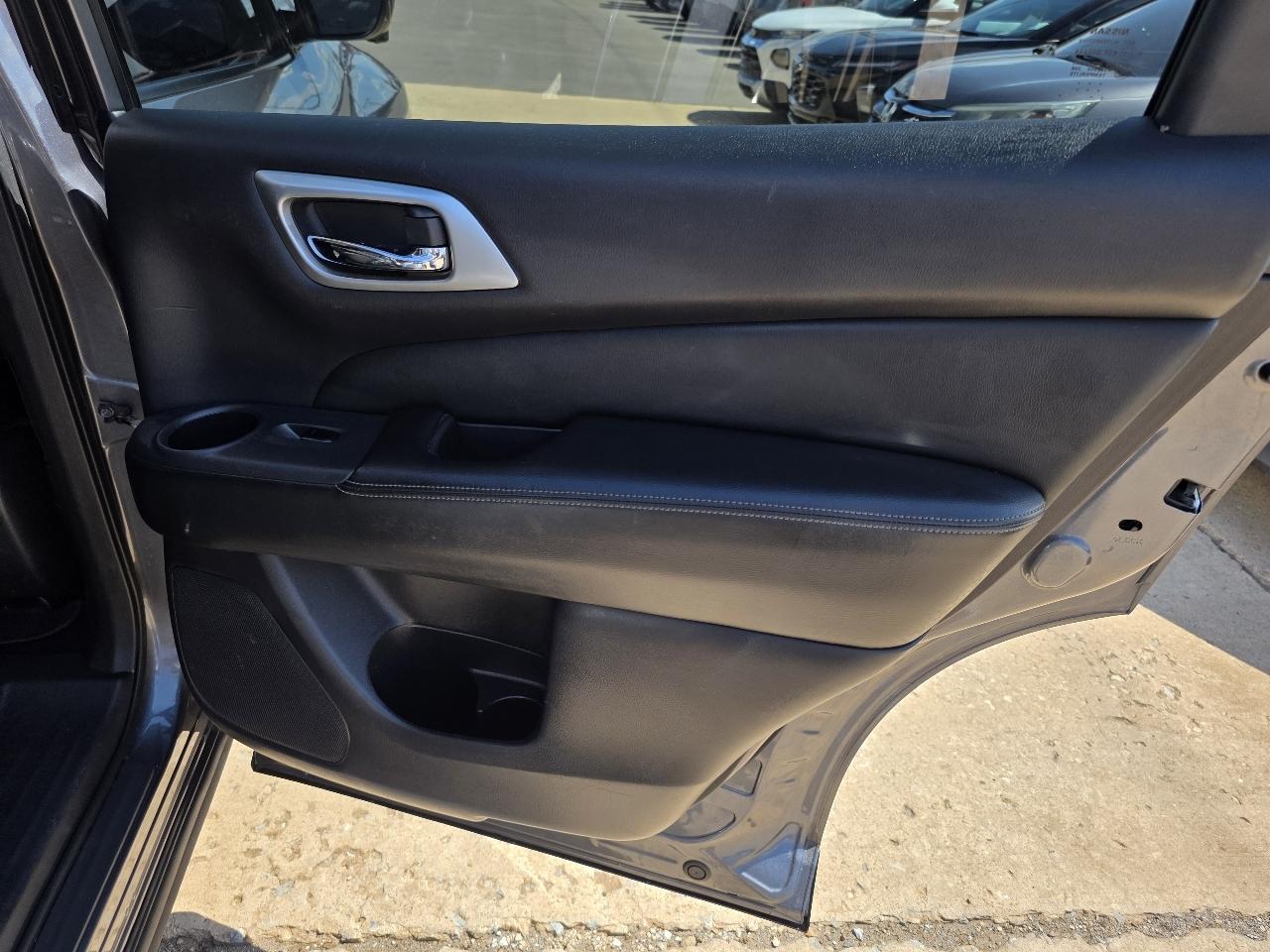 Nissan Pathfinder FWD Platinum 2018