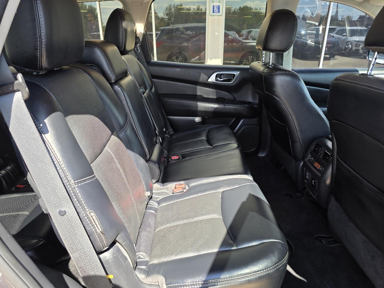 Nissan Pathfinder FWD Platinum 2018