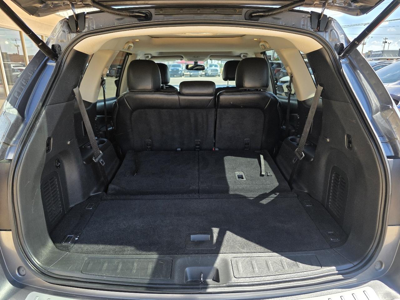 Nissan Pathfinder FWD Platinum 2018