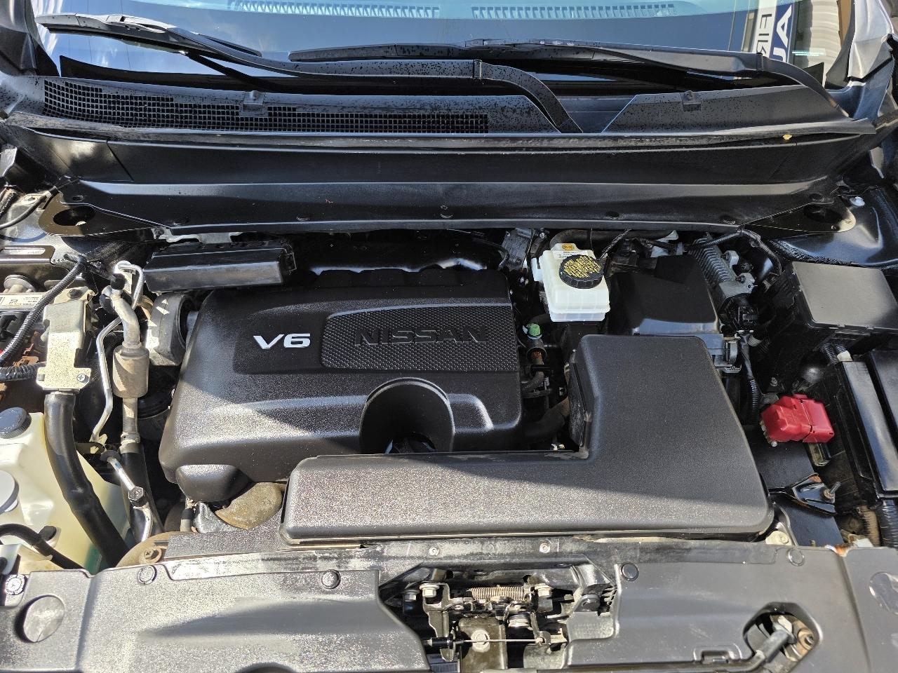 Nissan Pathfinder FWD Platinum 2018