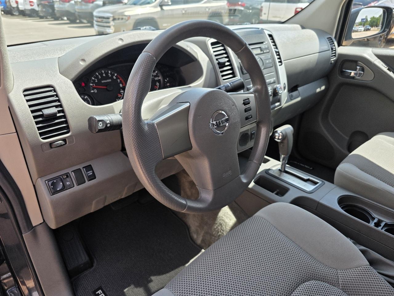 Nissan Frontier 2WD Crew Cab SWB Auto SV 2011