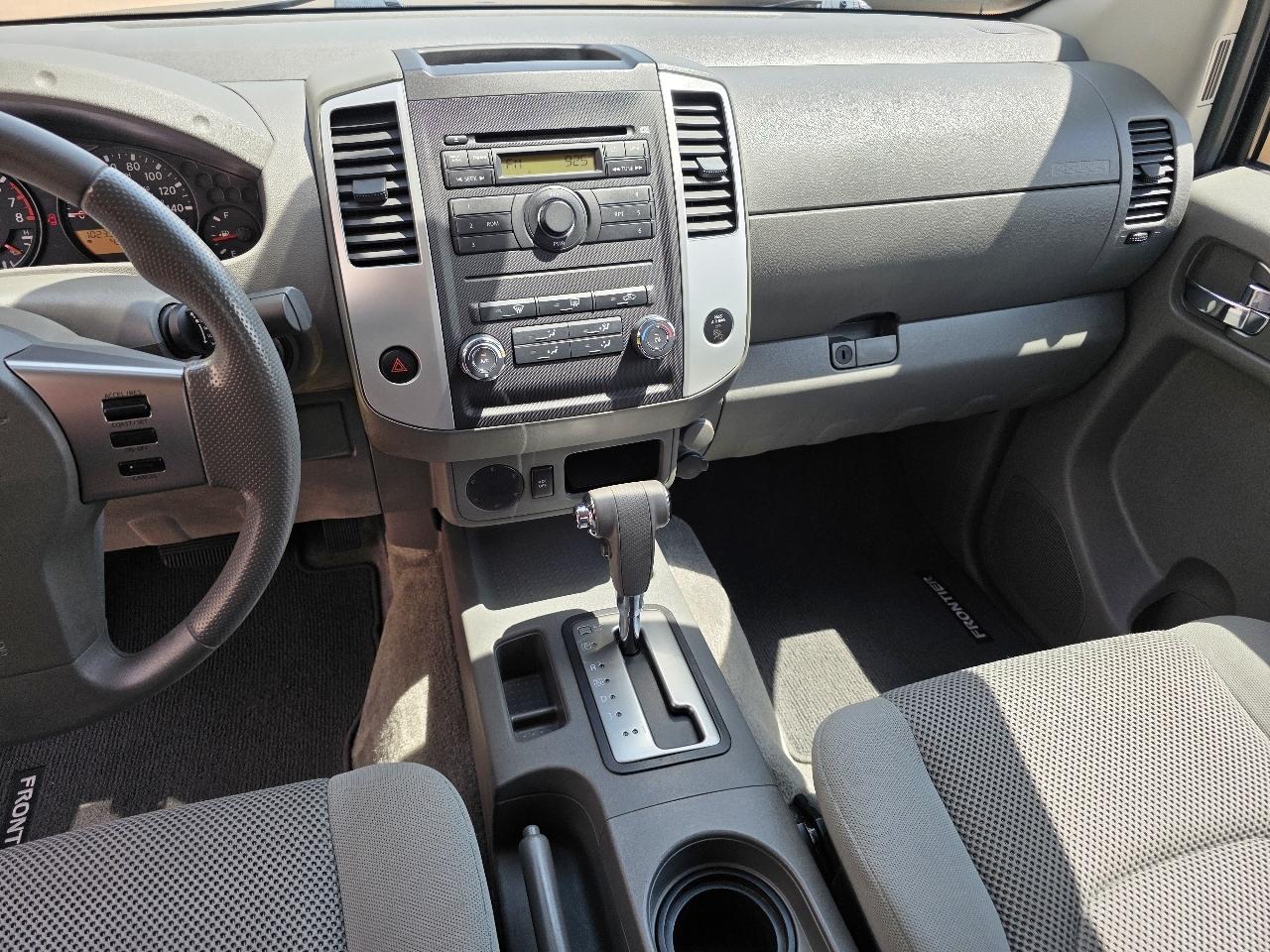 Nissan Frontier 2WD Crew Cab SWB Auto SV 2011