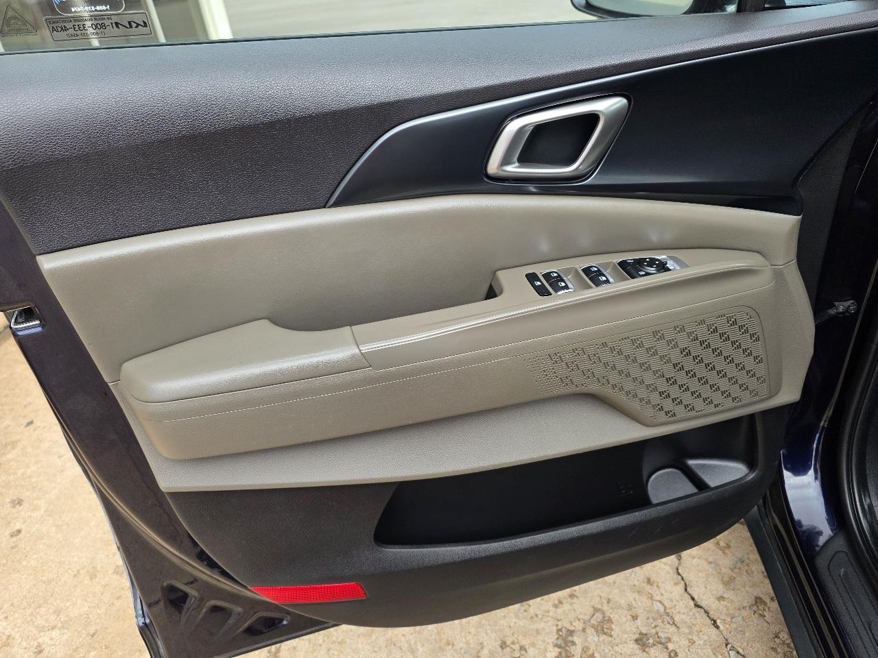 Kia Carnival LXS FWD 2025
