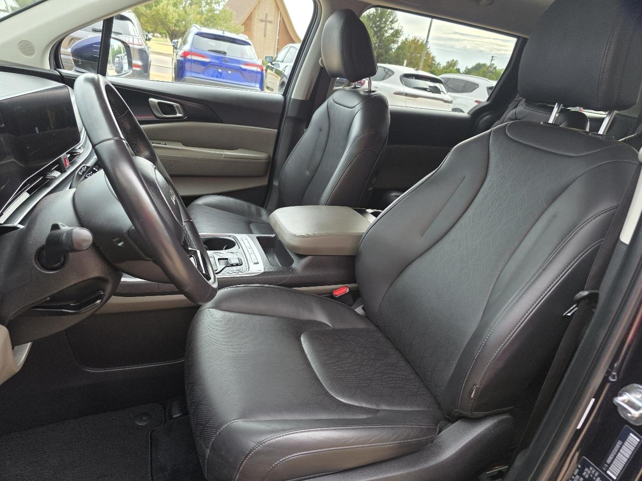 Kia Carnival LXS FWD 2025