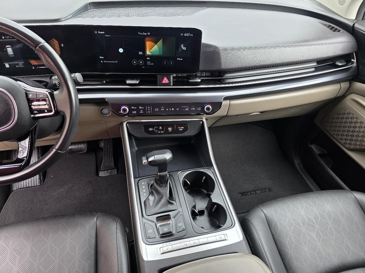 Kia Carnival LXS FWD 2025