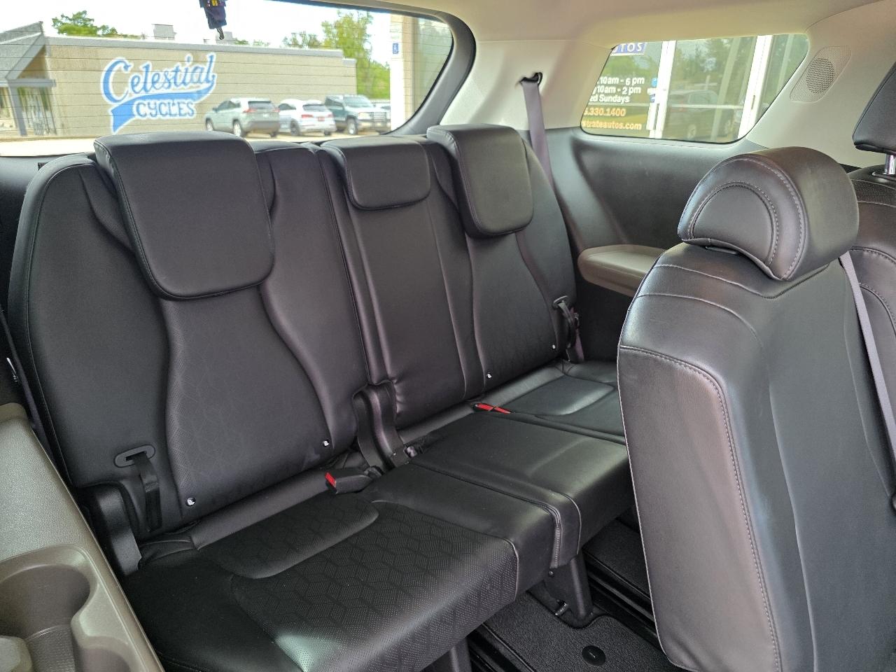 Kia Carnival LXS FWD 2025